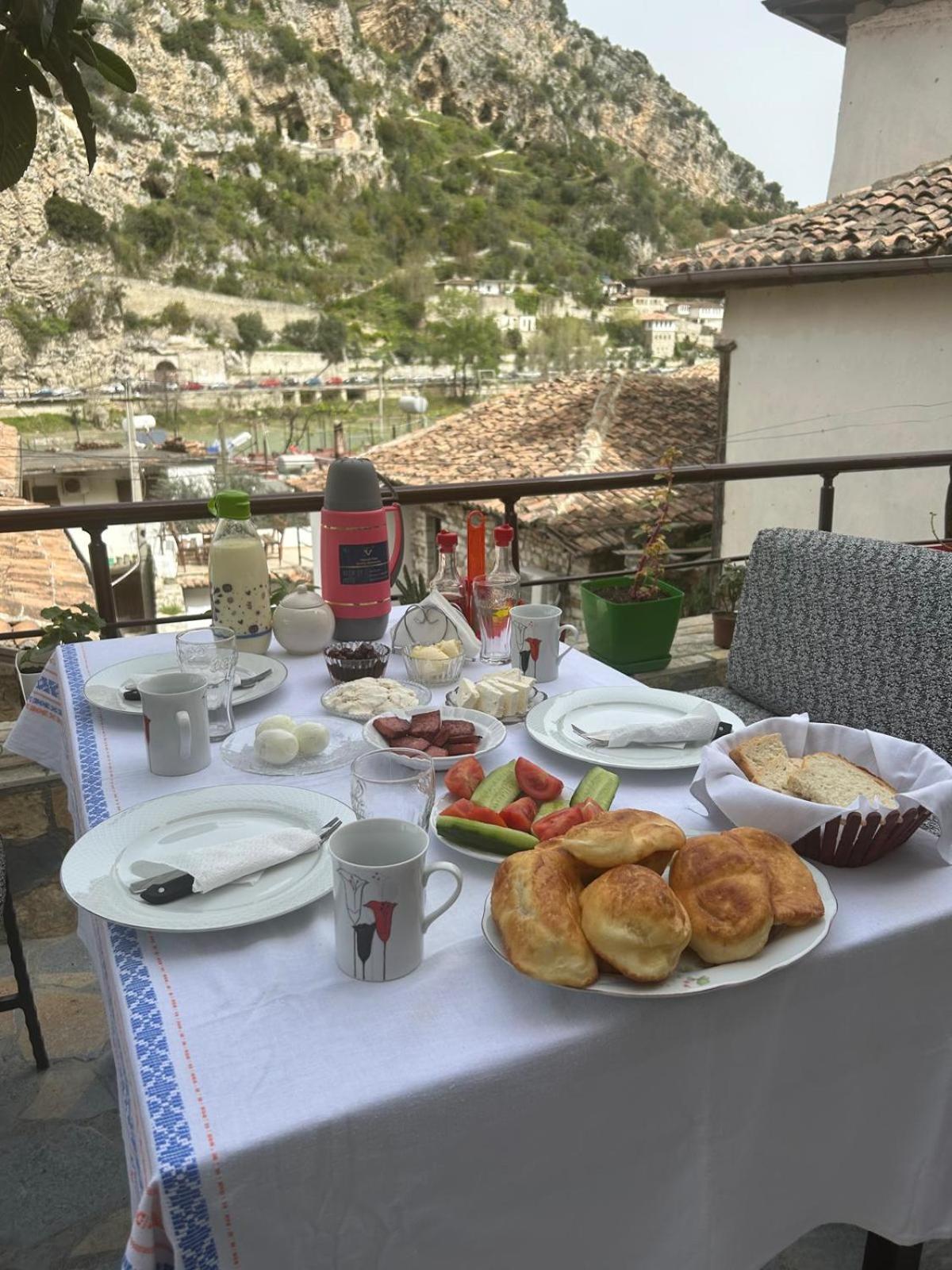 Dhimitri'S Guest House Berat Kültér fotó