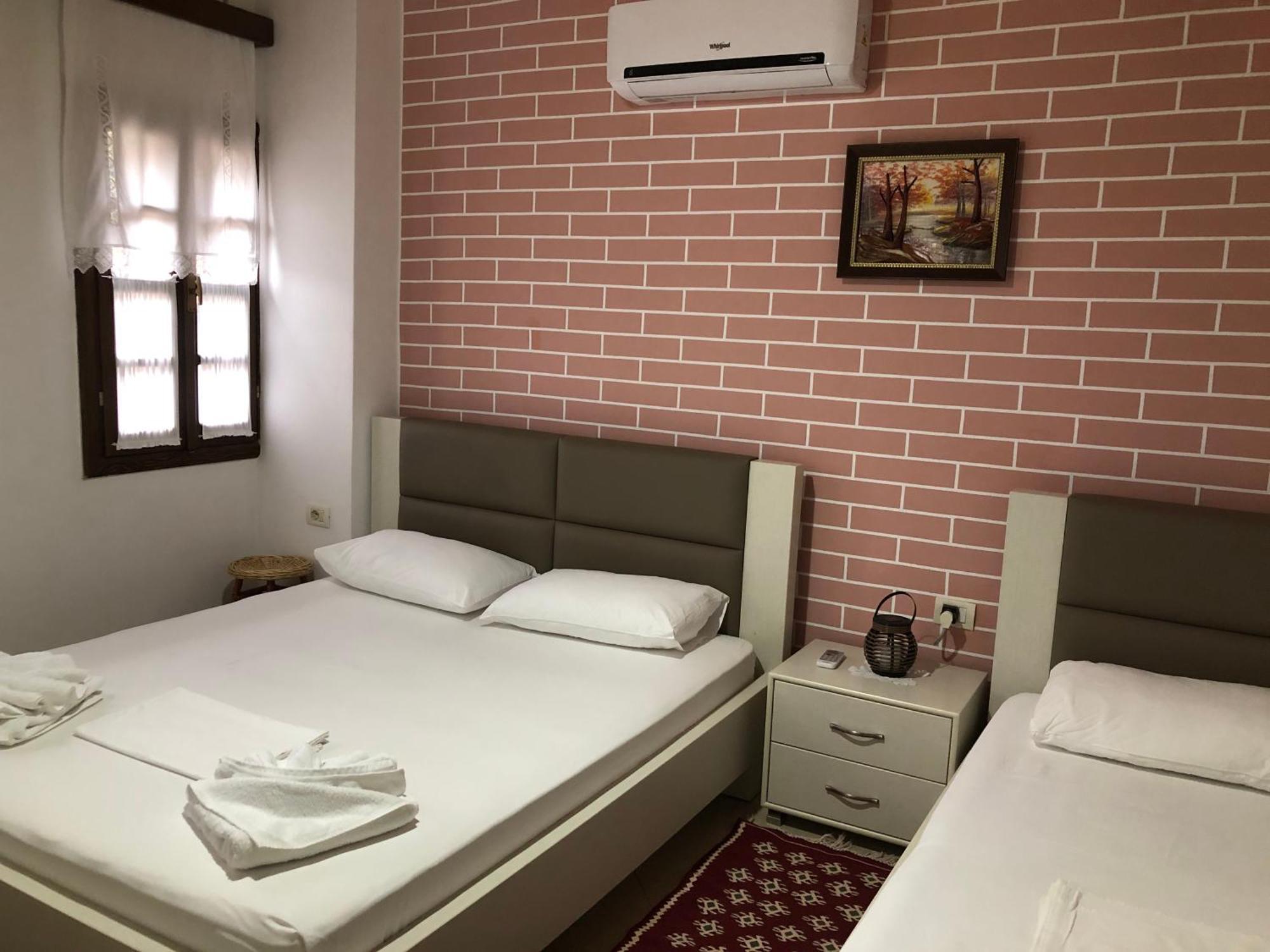 Dhimitri'S Guest House Berat Kültér fotó