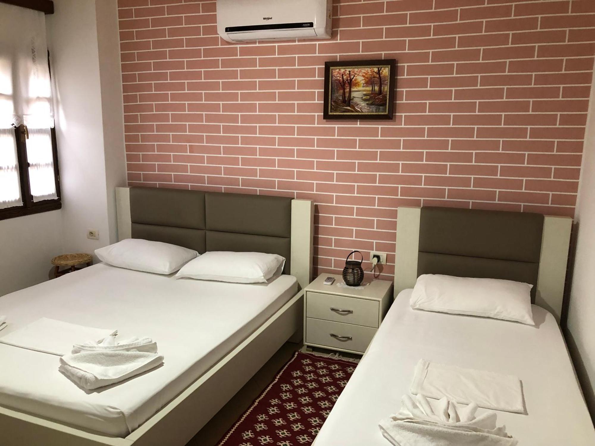 Dhimitri'S Guest House Berat Kültér fotó